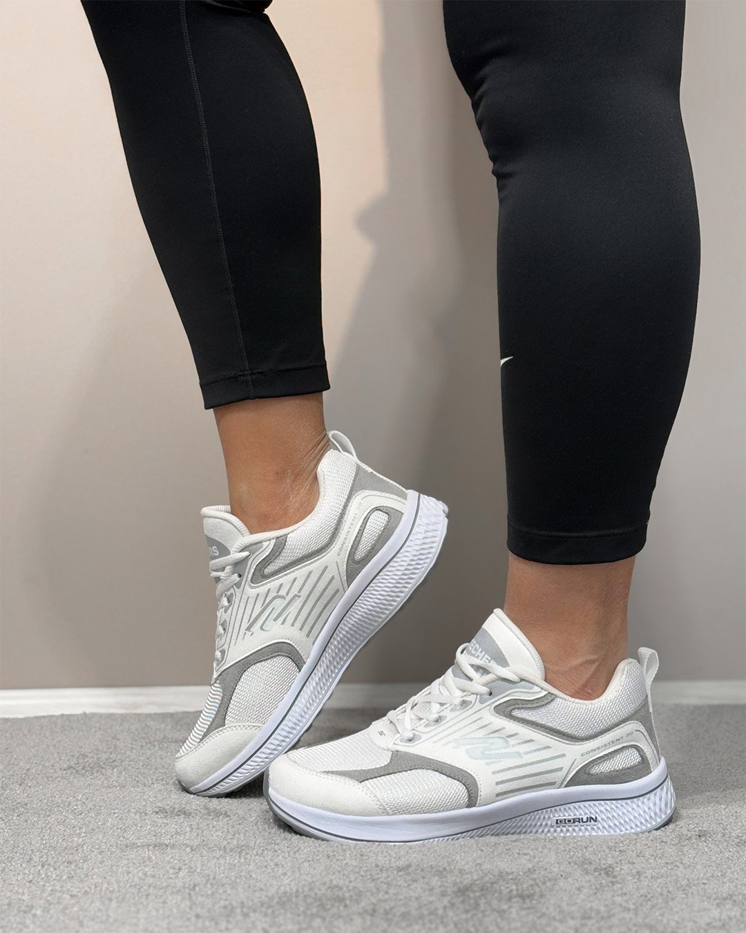 اسکیچرز گوران 246