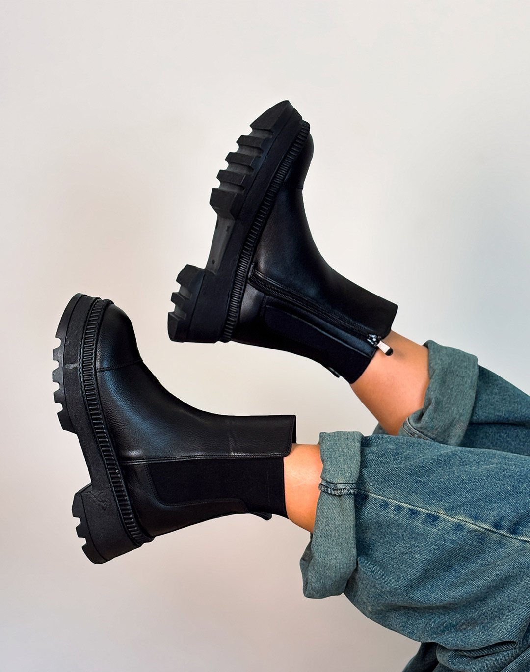 نیم بوت جزیره لژدار