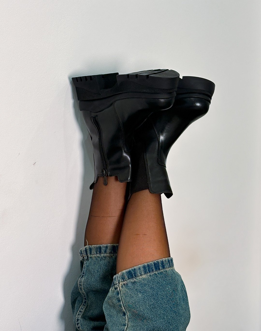 نیم بوت جزیره لژدار