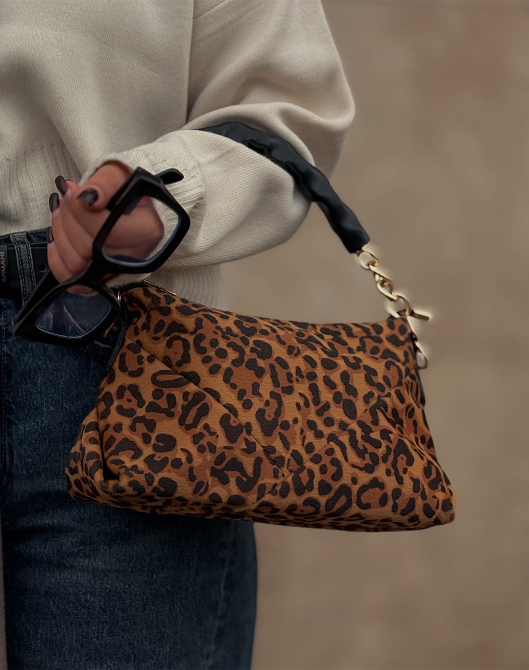 117755 زنجیردار