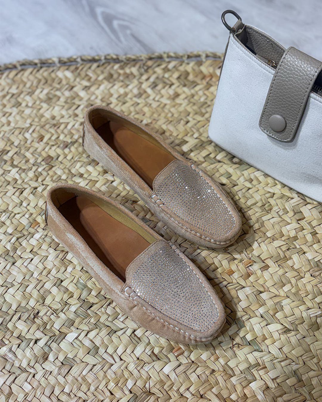 الینا نگینی