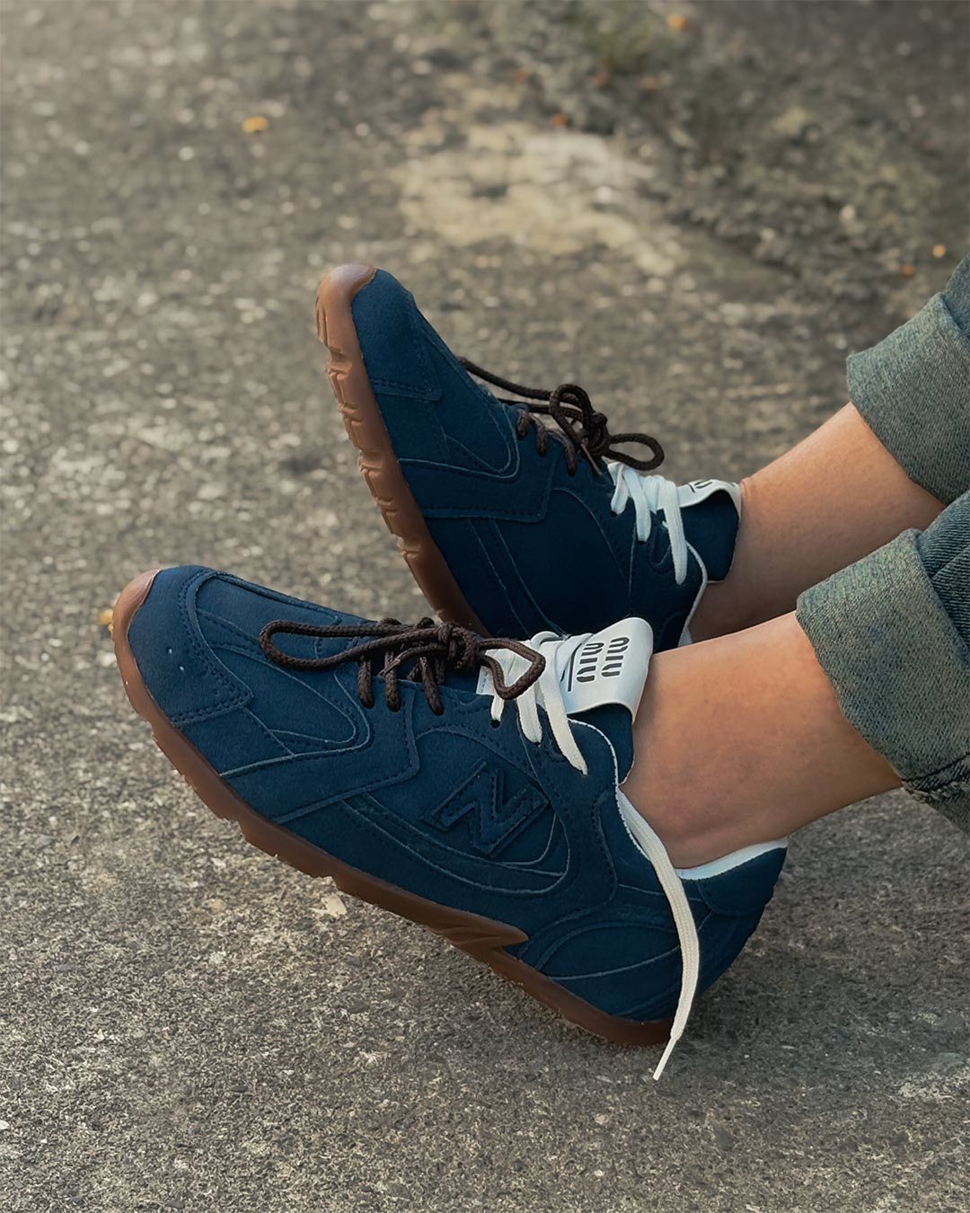 کتونی میومیو نیوبالانس