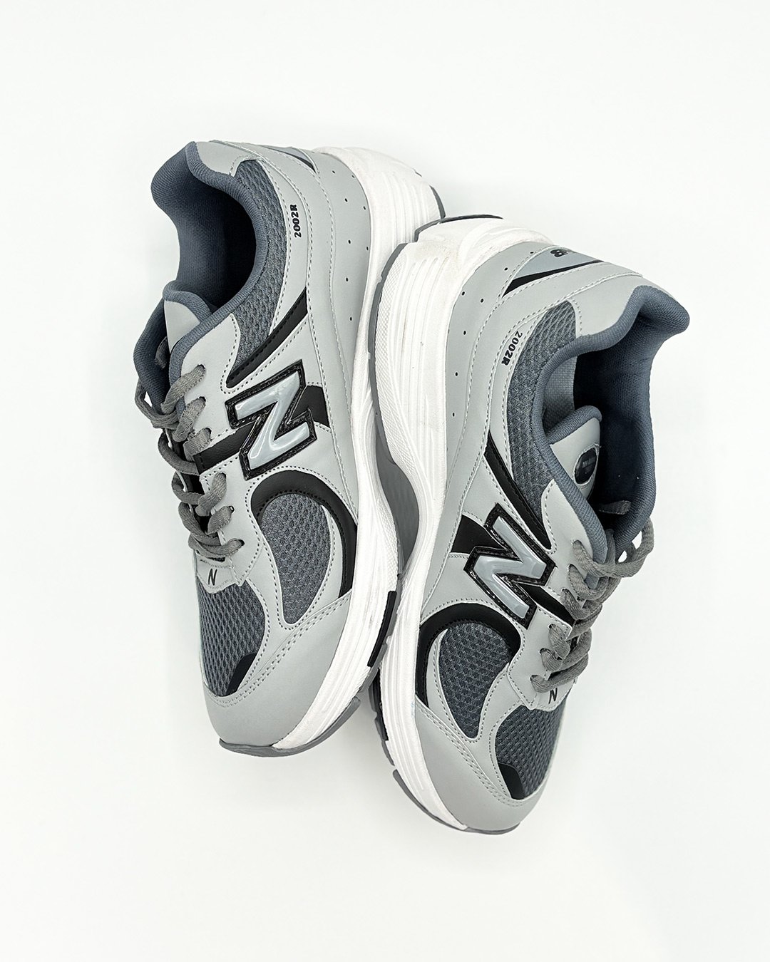 نیوبالانس 2002 R