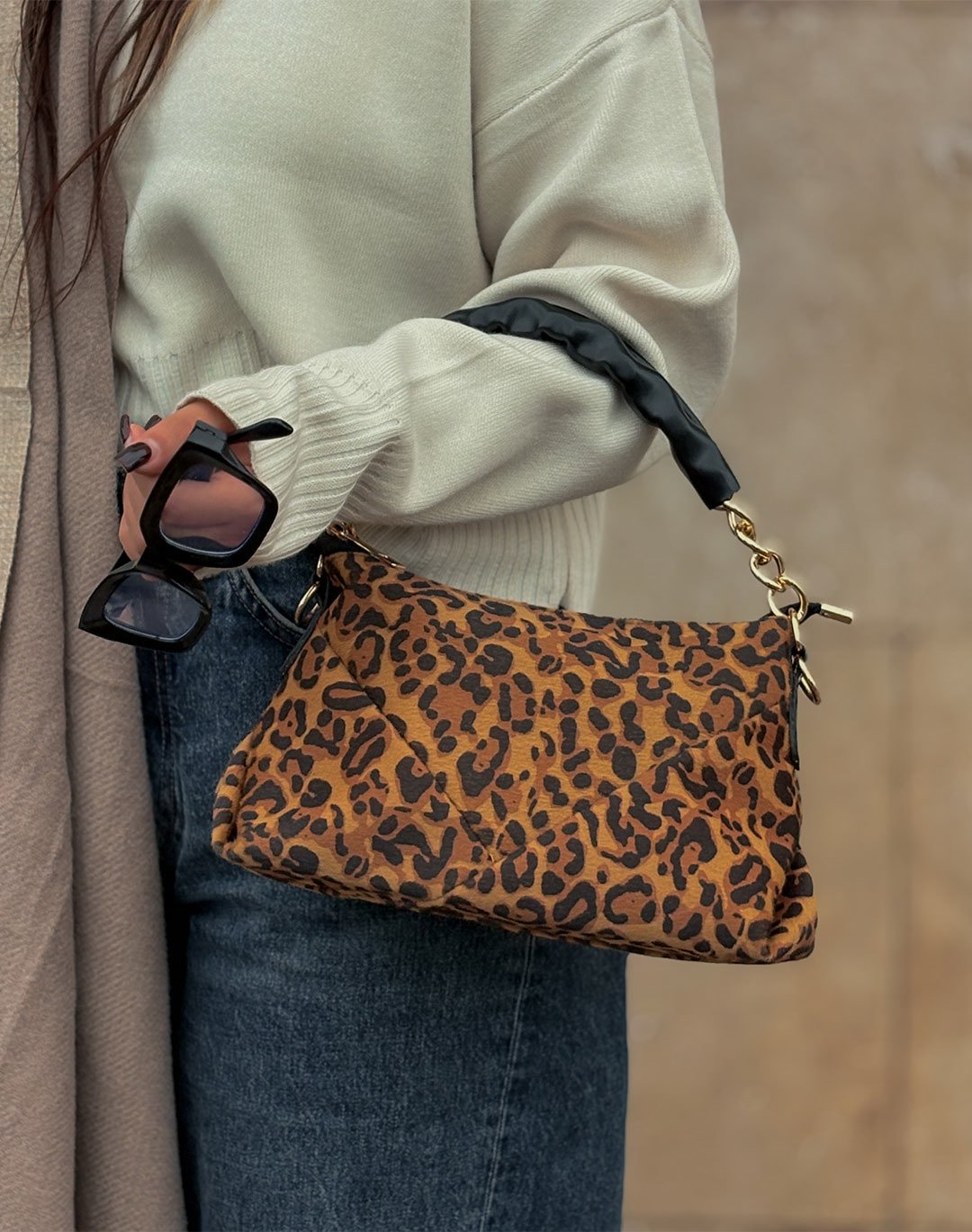 117755 زنجیردار