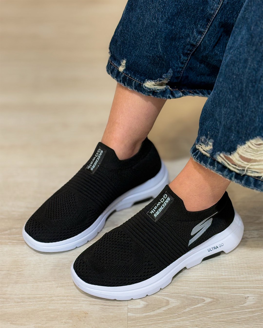 کتونی جورابی آتیس