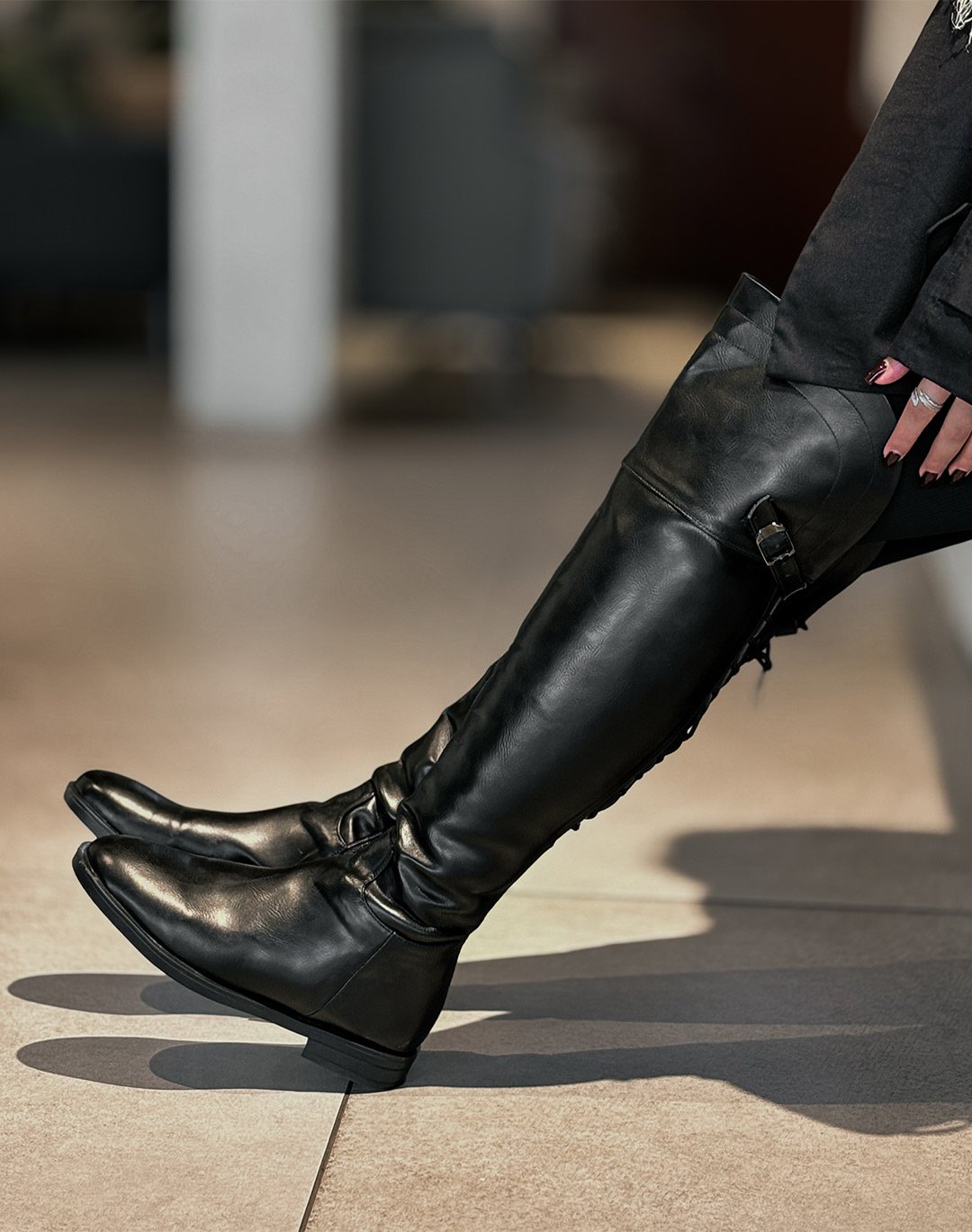 چکمه بالازانو پشت بند