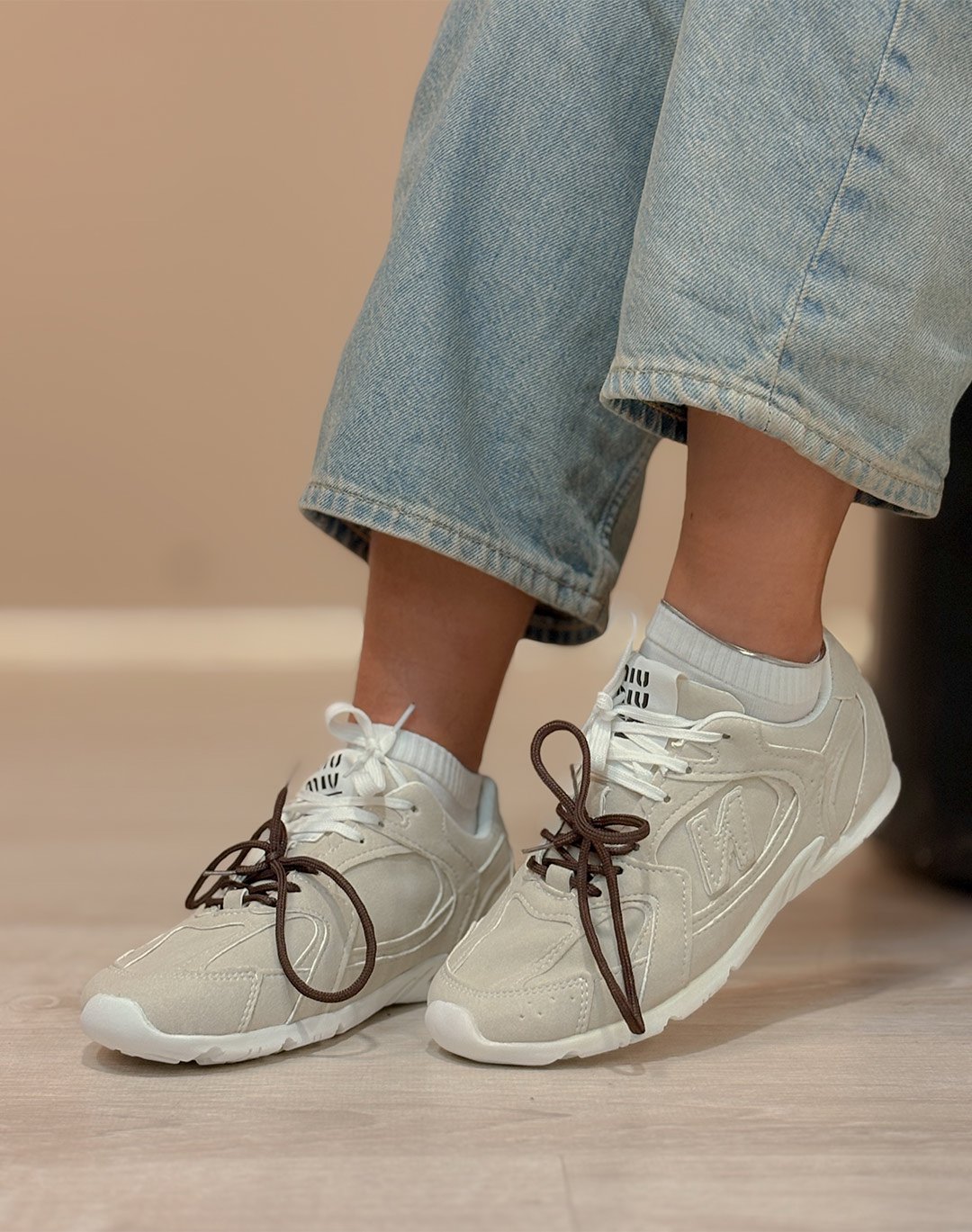 کتونی میومیو نیوبالانس