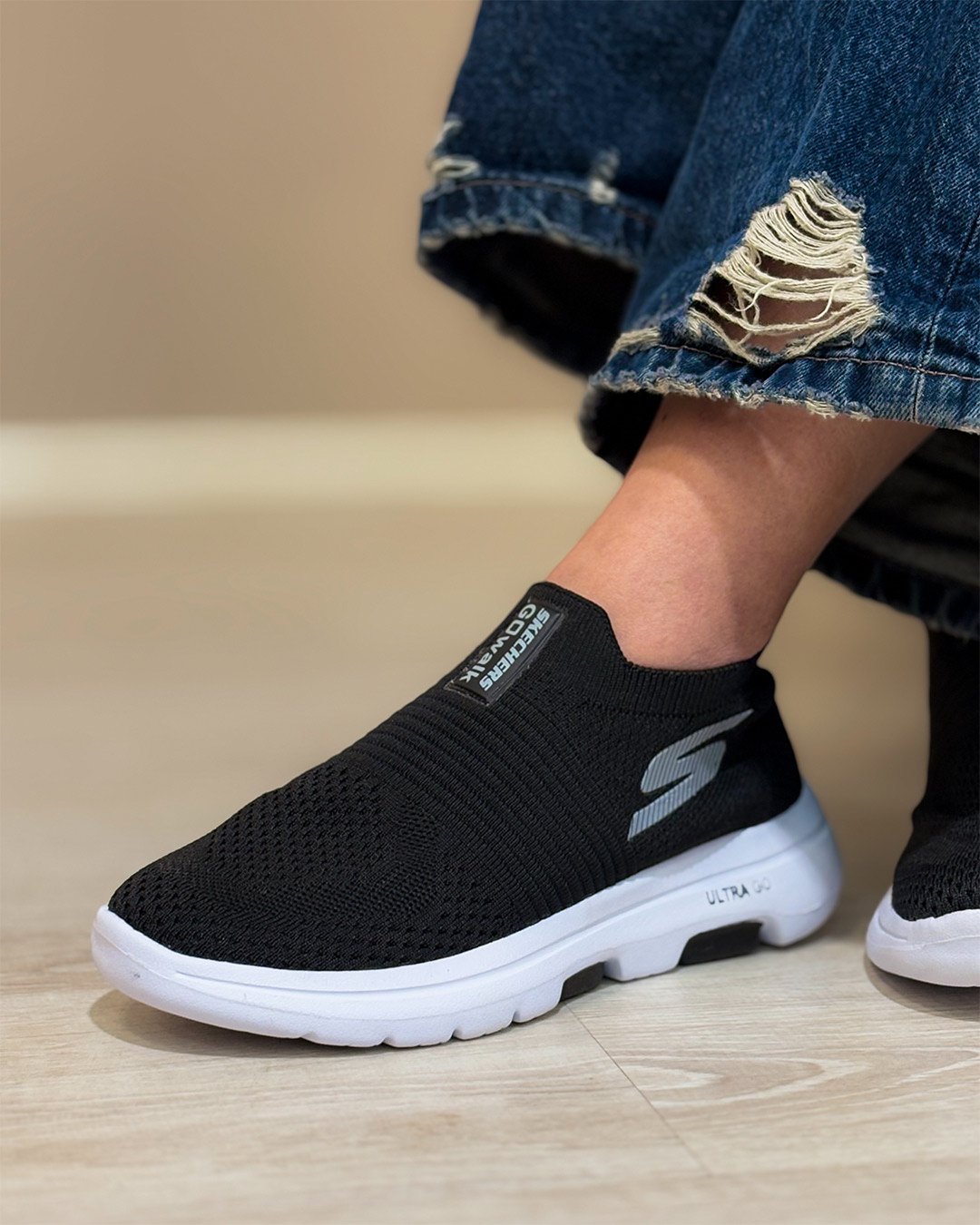 کتونی جورابی آتیس