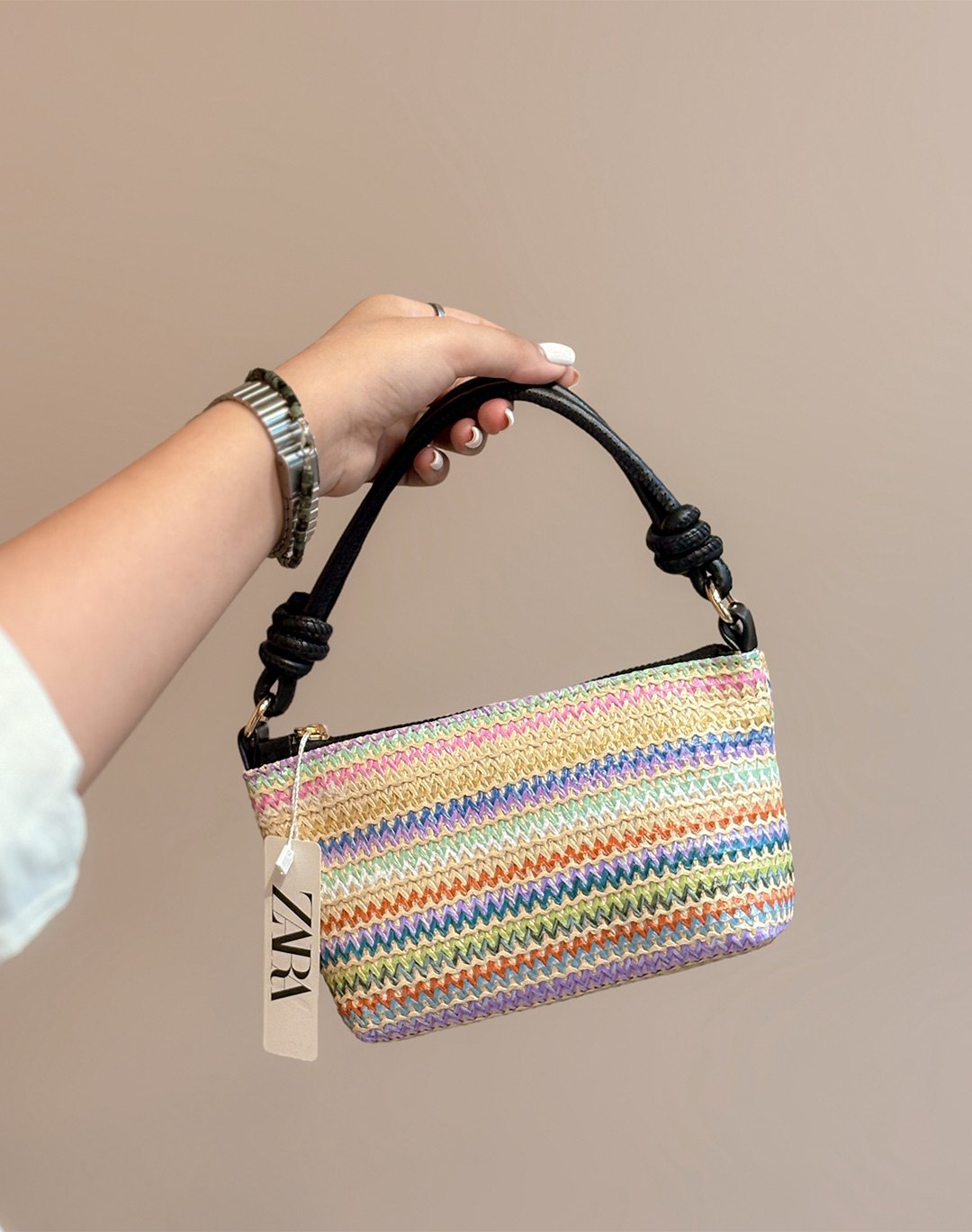 117546 زارا رنگین کمانی