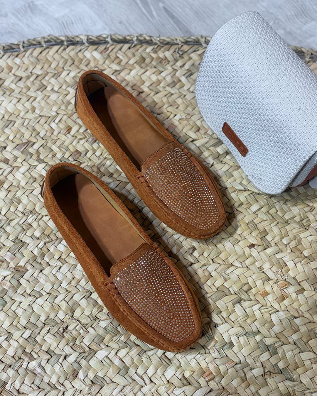 الینا نگینی