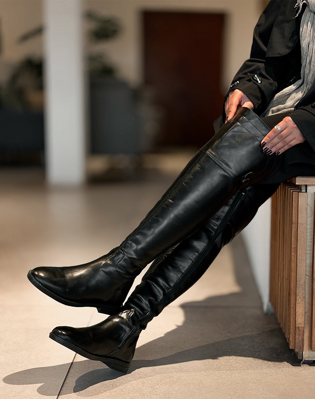 چکمه بالازانو پشت بند