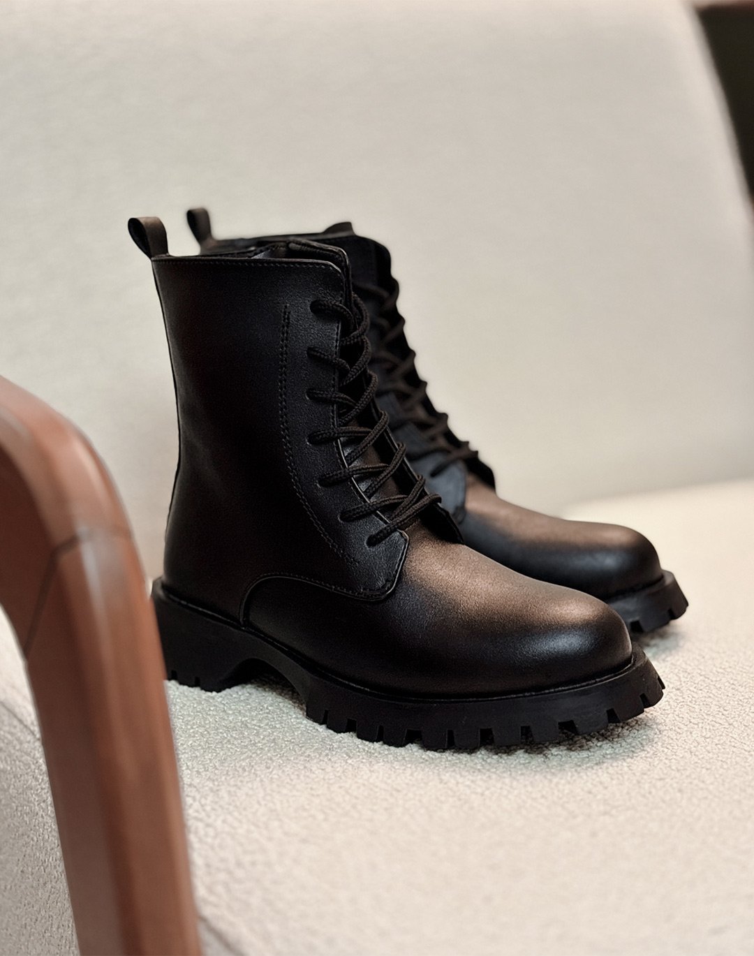 نیم بوت بندی لیا