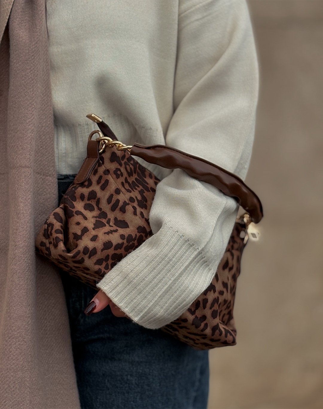 117755 زنجیردار