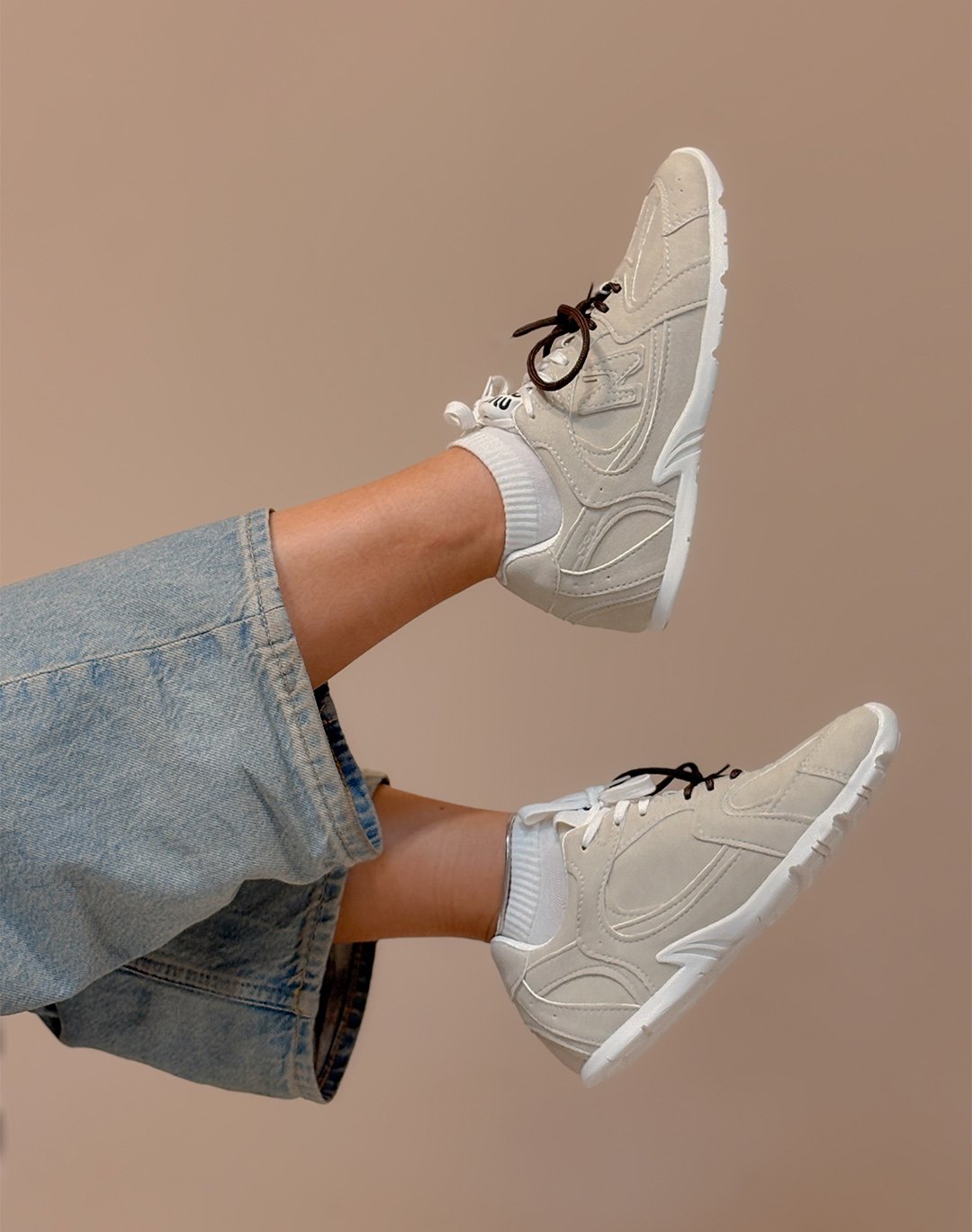 کتونی میومیو نیوبالانس