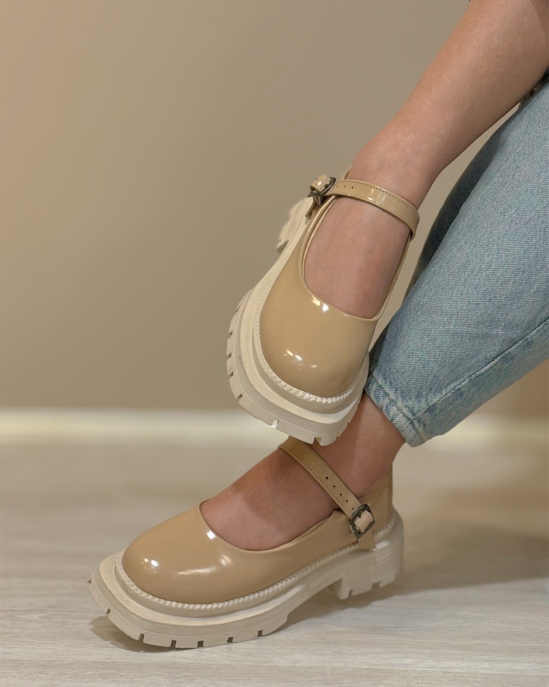 لوفر عروسکی تک بند