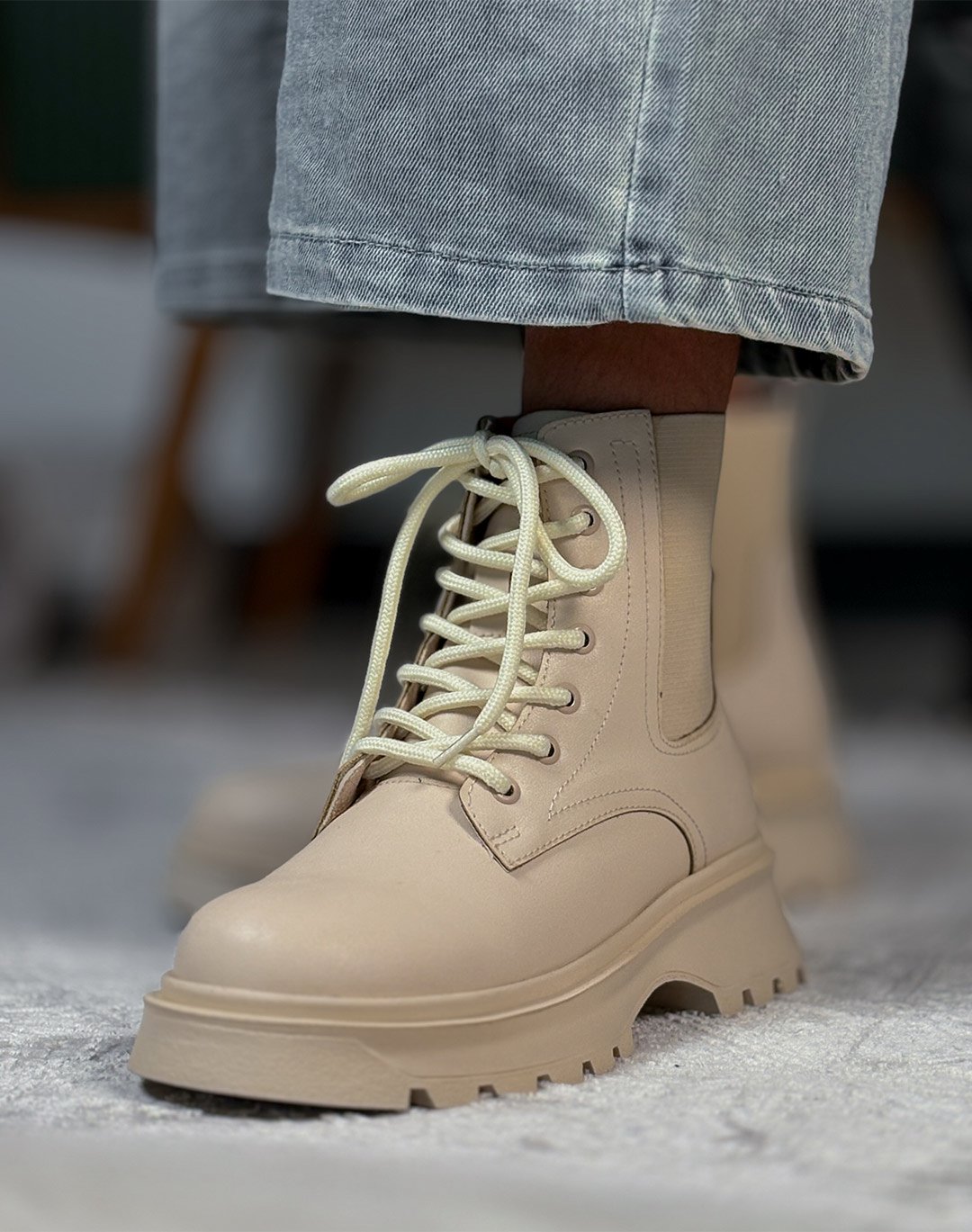 نیم بوت نورا بندی